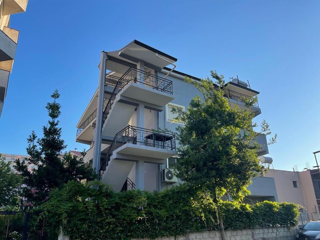 Edlira Apartments Драч Екстериор снимка