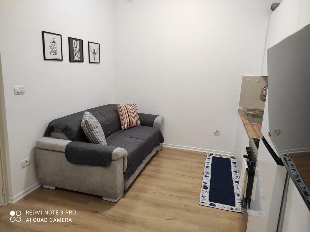 Edlira Apartments Драч Екстериор снимка